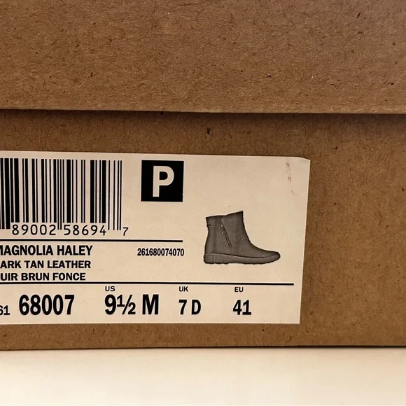 Clarks | Women’s Tan Leather Chukka Boots with Side Zip - Picture 10 of 10